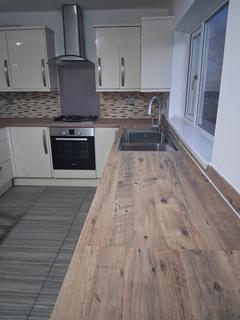 3 bedroom semi-detached house to rent, Peterlee SR8
