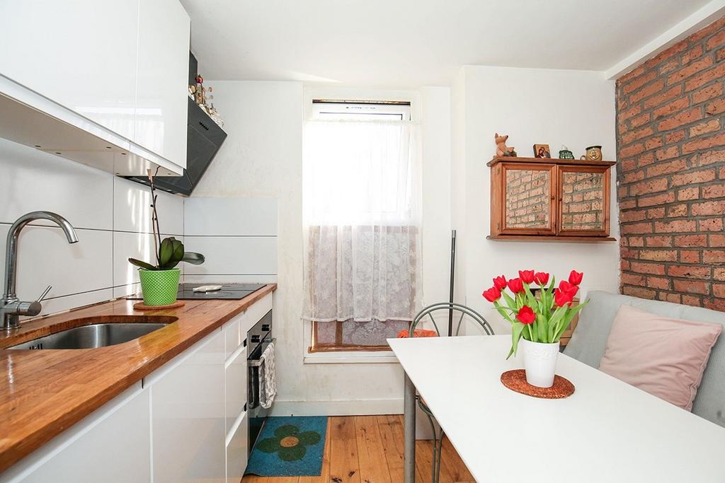 Kitchen / Dining Roo