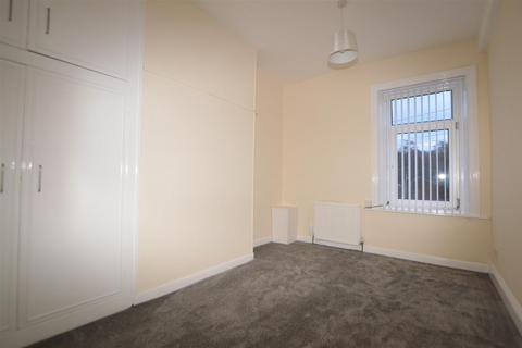 2 bedroom apartment to rent, Bradford Road, Bailiff Bridge, Brighouse