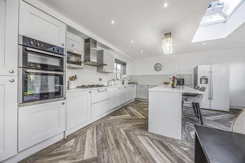 4 bedroom semi-detached house for sale, Dorrita Avenue, Waterlooville PO8