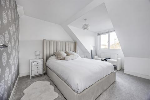 4 bedroom semi-detached house for sale, Dorrita Avenue, Waterlooville PO8