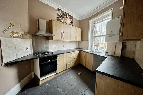 2 bedroom apartment to rent, Northdown Road, Margate