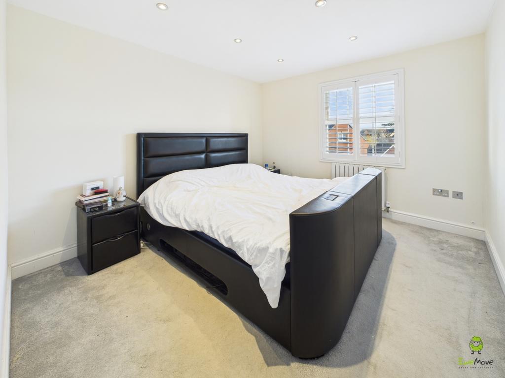 Presented by Clinton at Ewe Move Bexleyheath and Da