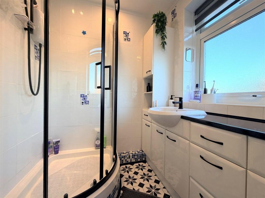Ff shower room2