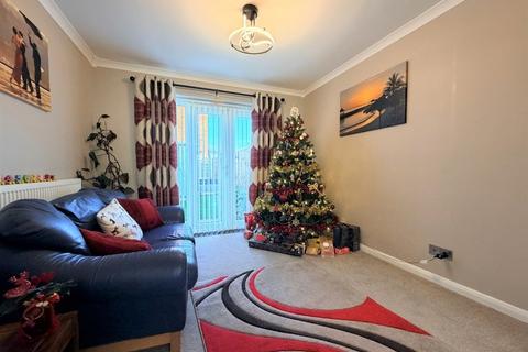 3 bedroom semi-detached house for sale, Chepstow Road, Ipswich