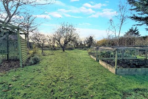 5 bedroom detached house for sale, Main Road, Chelmondiston