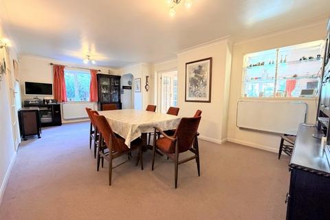 5 bedroom detached house for sale, Main Road, Chelmondiston
