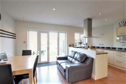4 bedroom semi-detached house for sale, Whitby Road, Ipswich