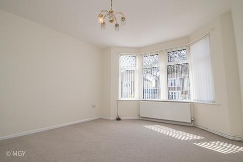 3 bedroom semi-detached house to rent, Heathway, Cardiff