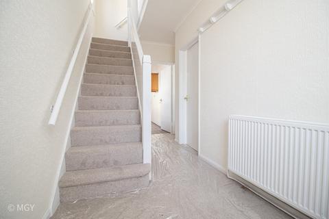 3 bedroom semi-detached house to rent, Heathway, Cardiff