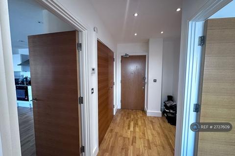 2 bedroom flat to rent, Burlington House, Waltham Cross, EN8
