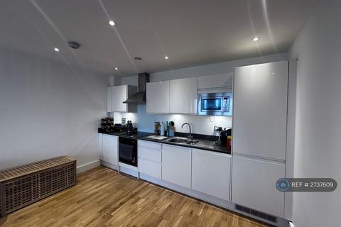 2 bedroom flat to rent, Burlington House, Waltham Cross, EN8