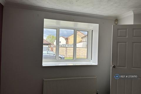 3 bedroom semi-detached house to rent, Hazelwood Drive, Bridgwater, TA6