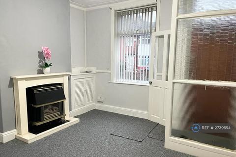 2 bedroom terraced house to rent, Pinnington Road, Manchester, M18