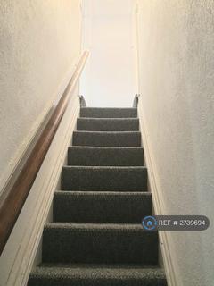2 bedroom terraced house to rent, Pinnington Road, Manchester, M18