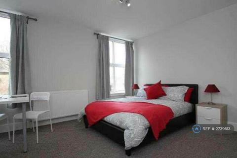 1 bedroom in a house share to rent, Brook Street, Woodsetton, Dudley, DY3