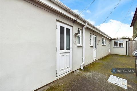 Studio to rent, Crown Lane, Theale, Reading, RG7