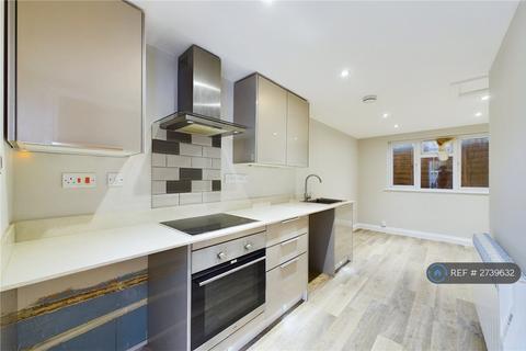 Studio to rent, Crown Lane, Theale, Reading, RG7