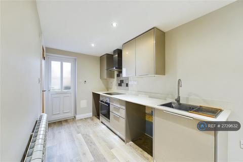 Studio to rent, Crown Lane, Theale, Reading, RG7