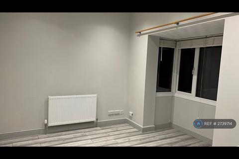 3 bedroom flat to rent, Loris Court, Cambridge, CB1