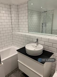 2 bedroom flat to rent, Pelican House, London, SE15