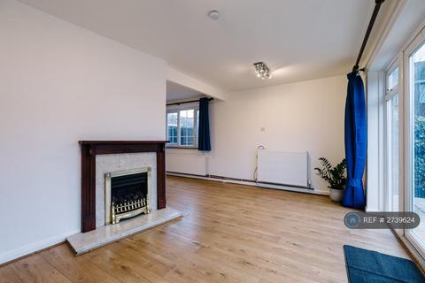 3 bedroom semi-detached house to rent, Forest Hills, Camberley, GU15