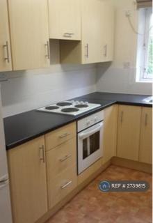2 bedroom flat to rent, Hawthorne Close, Horsham, RH12