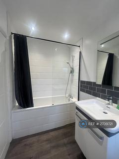 3 bedroom semi-detached house to rent, Astill Drive, Leicester, LE4