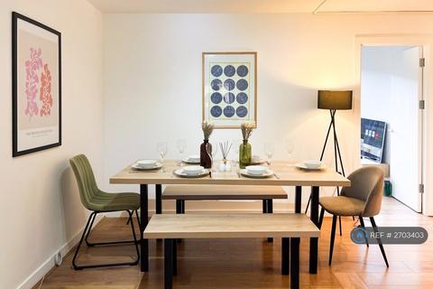 3 bedroom flat to rent, Oakshott Court, London, NW1