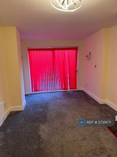 3 bedroom semi-detached house to rent, Pensnett Road, Dudley, DY1