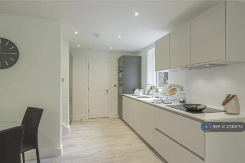 1 bedroom flat to rent, The Redwoods, Cambridge, CB3
