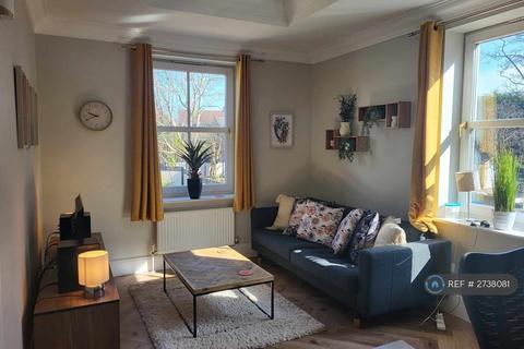 2 bedroom flat to rent, Spen Lane, Leeds, LS16