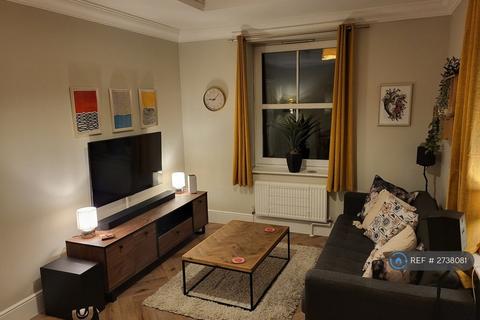 2 bedroom flat to rent, Spen Lane, Leeds, LS16