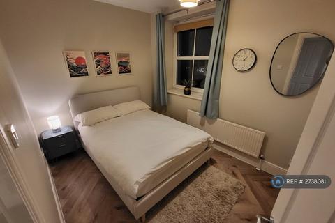 2 bedroom flat to rent, Spen Lane, Leeds, LS16