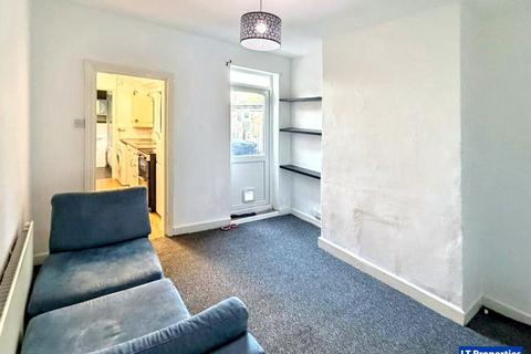 2 bedroom terraced house to rent, Luton LU1