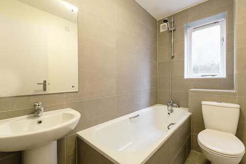 Ground floor flat to rent, Jerome Court, The Limes Avenue