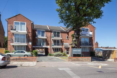 Ground floor flat to rent, Jerome Court, The Limes Avenue