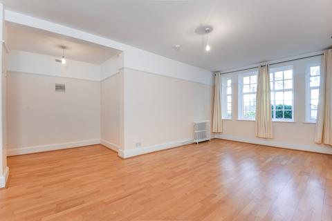 Studio to rent, Howitt Road, Belsize Park, London, NW3