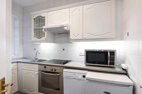 Studio to rent, Howitt Road, Belsize Park, London, NW3