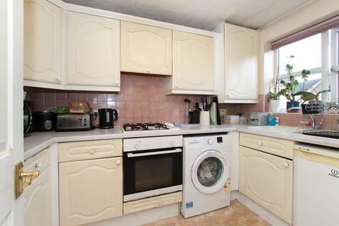 3 bedroom end of terrace house for sale, Denbigh Close, Hemel Hempstead