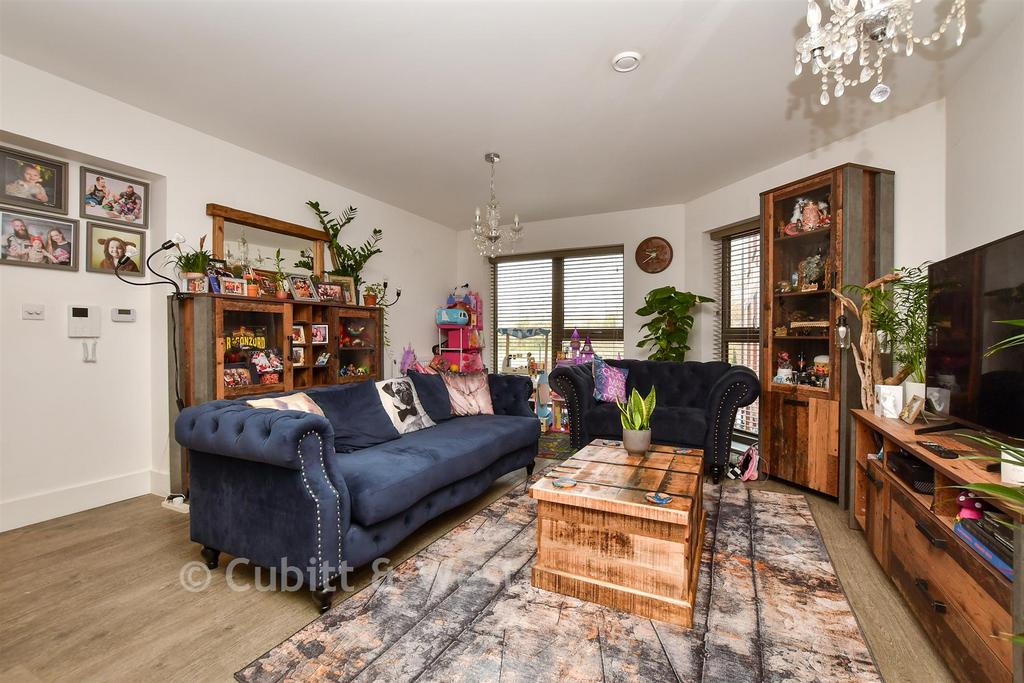 Lounge / Kitchen
