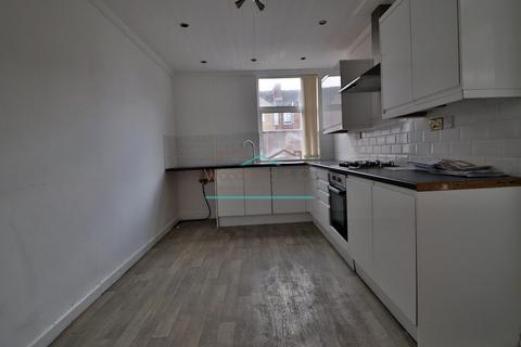 3 bedroom terraced house to rent, Salisbury Road, Doncaster, DN4 0HA