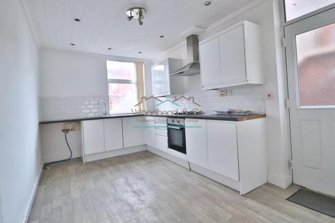 3 bedroom terraced house to rent, Salisbury Road, Doncaster, DN4 0HA