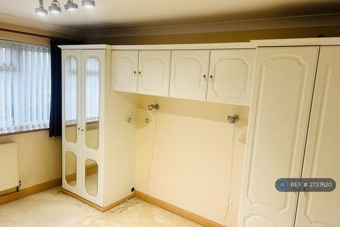 2 bedroom maisonette to rent, West End Road, Ruislip, HA4