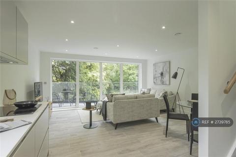 2 bedroom flat to rent, The Redwoods, Cambridge, CB3