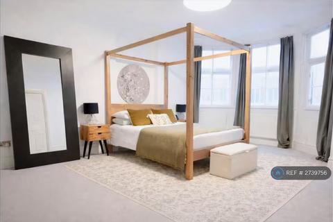 3 bedroom flat to rent, Lg, London, SW5