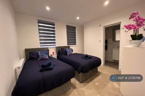 2 bedroom flat to rent, Finchley Lane, London, NW4
