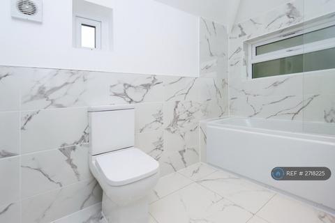 3 bedroom semi-detached house to rent, Green Park Road, Birmingham, B31