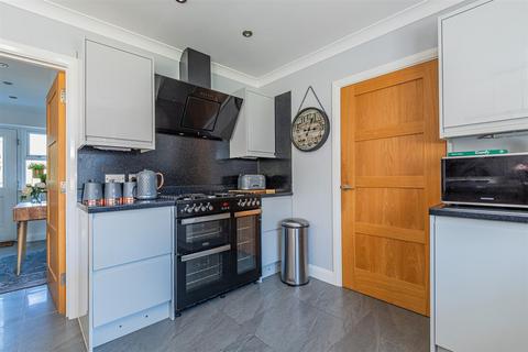 6 bedroom detached house for sale, Mountain Road, Caerphilly CF83