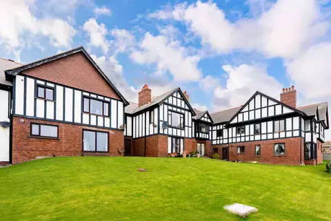 10, Douglas Bay Apartments, Onchan